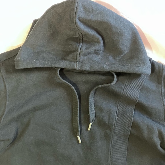 Old Navy Maternity Black Hoodie - Picture 4 of 9